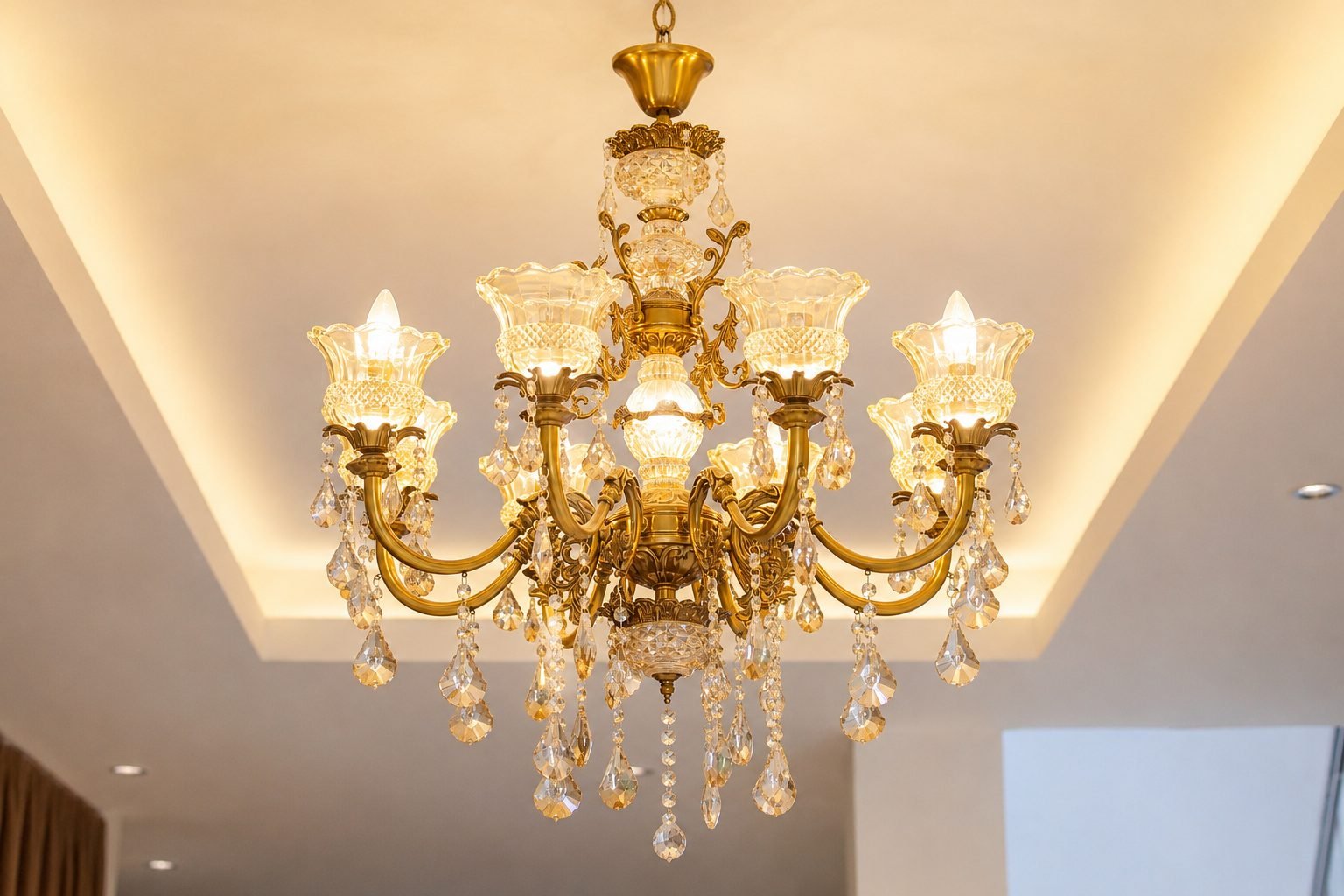 Crystal chandelier at Hotel Sez Park
